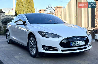 Лифтбек Tesla Model S 2016 в Тернополе