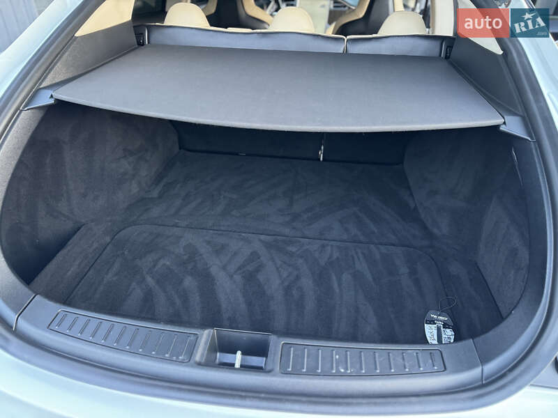 Лифтбек Tesla Model S 2013 в Трускавце
