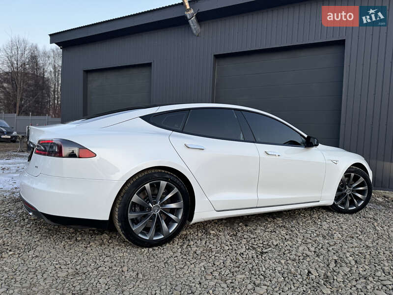 Лифтбек Tesla Model S 2013 в Трускавце