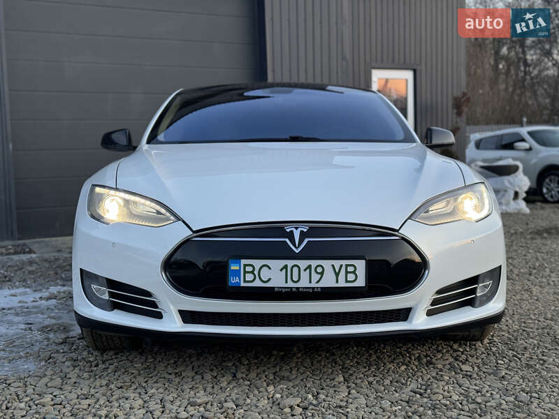 Лифтбек Tesla Model S 2013 в Трускавце
