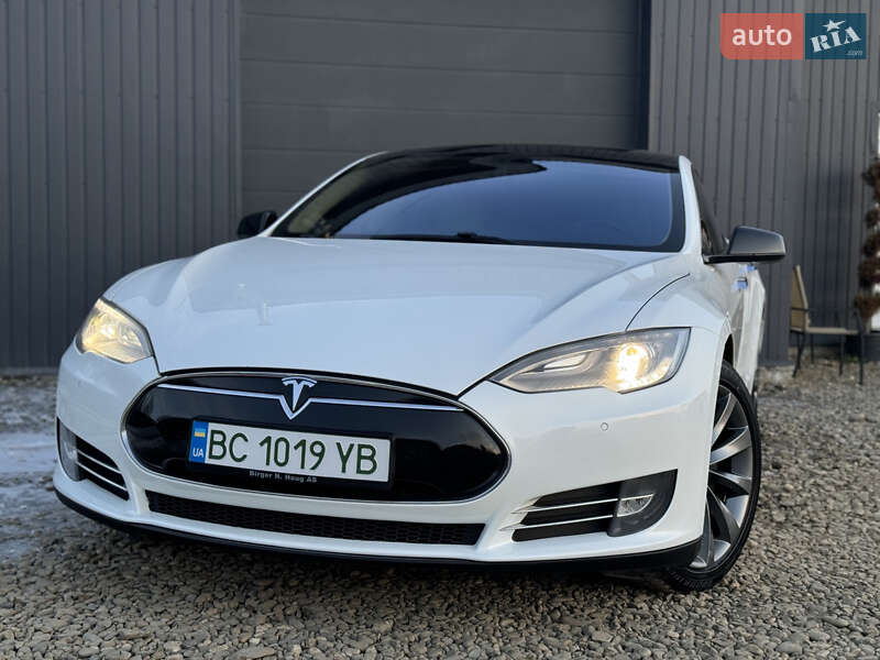 Лифтбек Tesla Model S 2013 в Трускавце