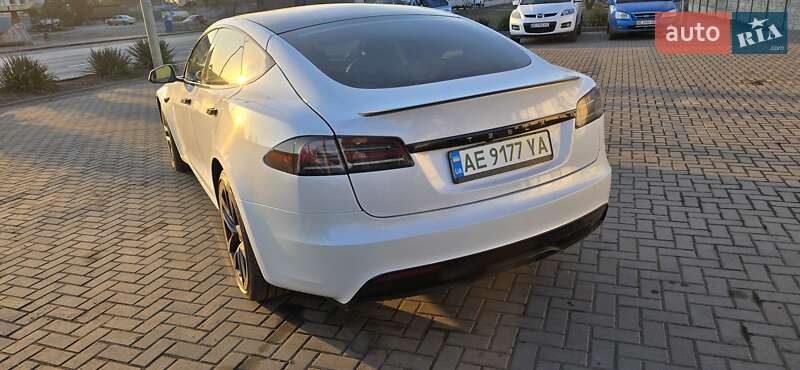 Ліфтбек Tesla Model S 2024 в Дніпрі