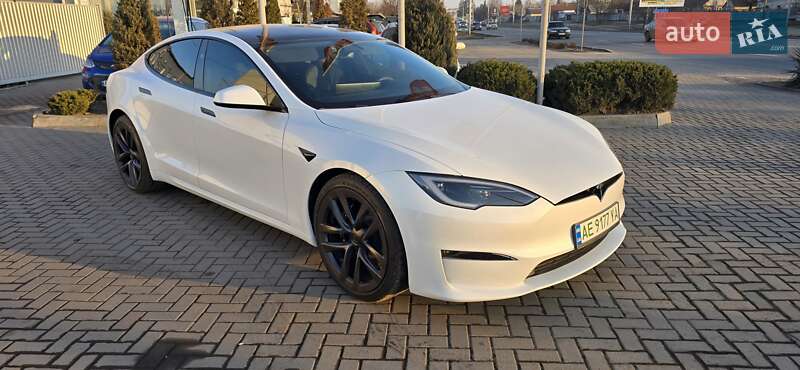 Ліфтбек Tesla Model S 2024 в Дніпрі