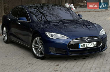 Ліфтбек Tesla Model S 2015 в Вінниці