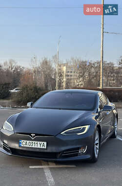 Лифтбек Tesla Model S 2017 в Киеве