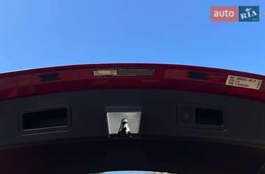 Лифтбек Tesla Model S 2013 в 