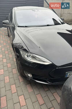 Лифтбек Tesla Model S 2016 в Днепре