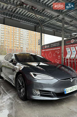Лифтбек Tesla Model S 2019 в 