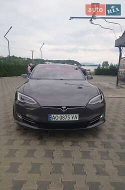 Лифтбек Tesla Model S 2018 в Иршаве