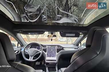 Лифтбек Tesla Model S 2017 в Львове