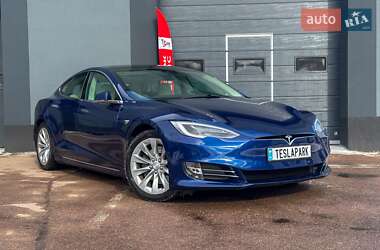 Лифтбек Tesla Model S 2018 в Киеве