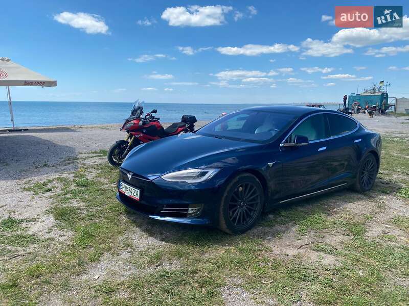 Ліфтбек Tesla Model S 2020 в Одесі