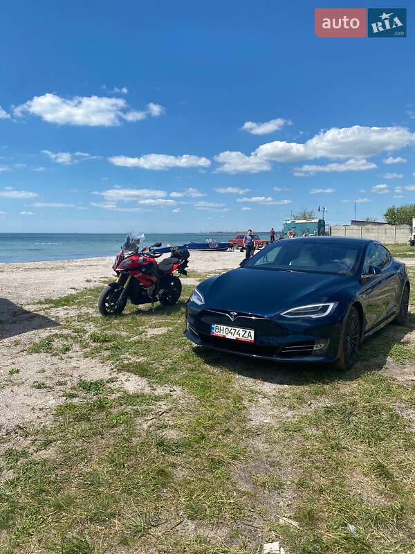 Ліфтбек Tesla Model S 2020 в Одесі