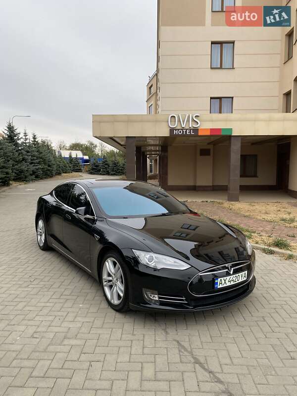 Лифтбек Tesla Model S 2014 в Харькове