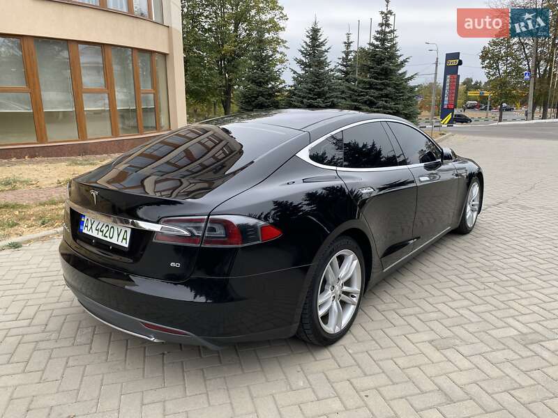 Лифтбек Tesla Model S 2014 в Харькове