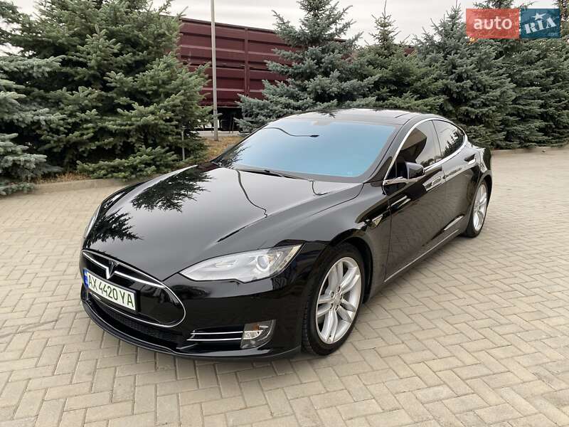 Лифтбек Tesla Model S 2014 в Харькове