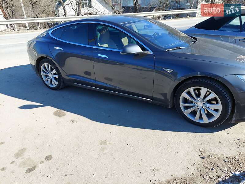 Лифтбек Tesla Model S 2014 в Тернополе фото 13 Лифтбек Tesla Model S 2014 в Тернополе