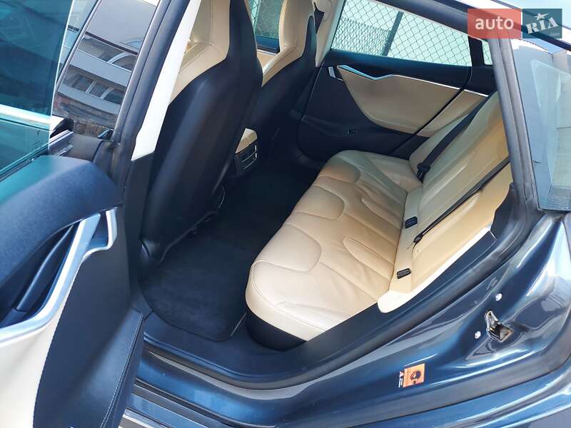 Лифтбек Tesla Model S 2014 в Тернополе фото 28 Лифтбек Tesla Model S 2014 в Тернополе