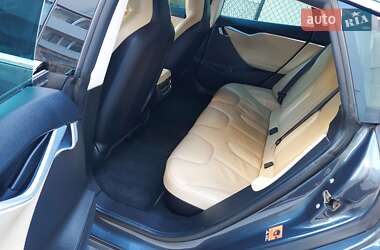 Лифтбек Tesla Model S 2014 в 