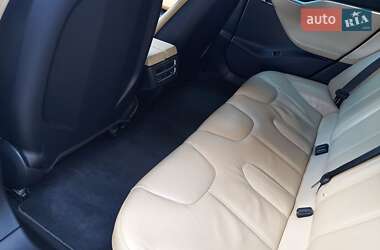 Лифтбек Tesla Model S 2014 в 