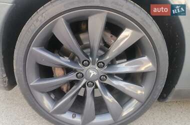 Ліфтбек Tesla Model S 2013 в 