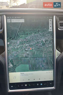 Лифтбек Tesla Model S 2015 в 