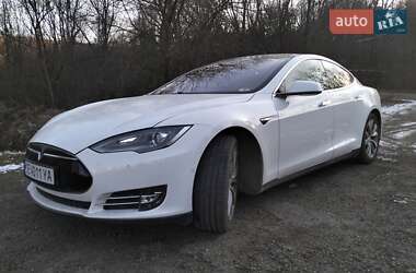 Ліфтбек Tesla Model S 2016 в Чернівцях