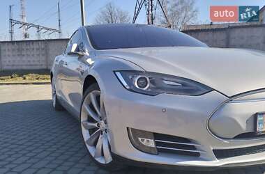 Ліфтбек Tesla Model S 2014 в Львові