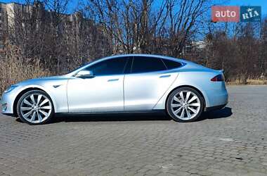 Ліфтбек Tesla Model S 2014 в Львові