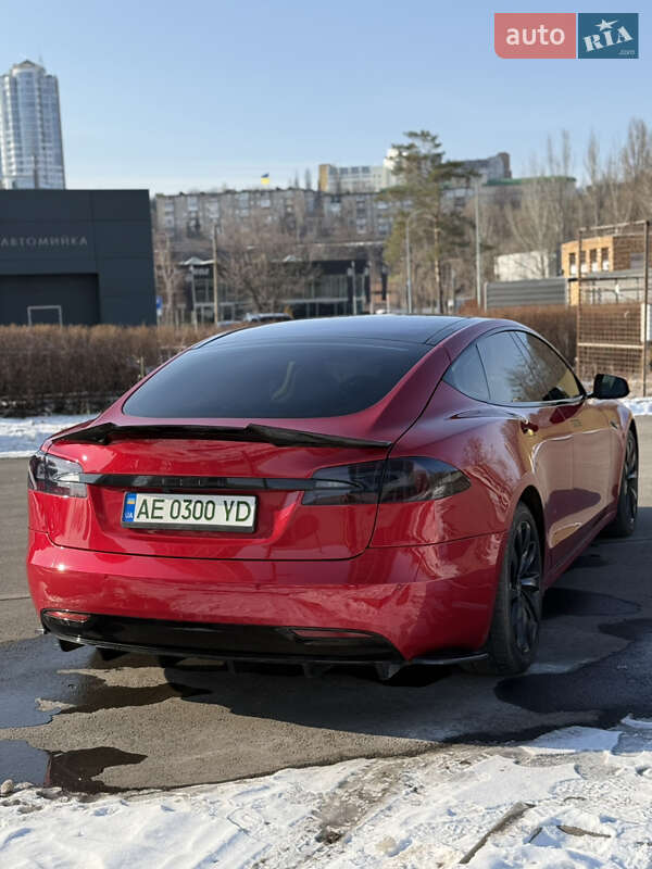 Лифтбек Tesla Model S 2016 в Днепре