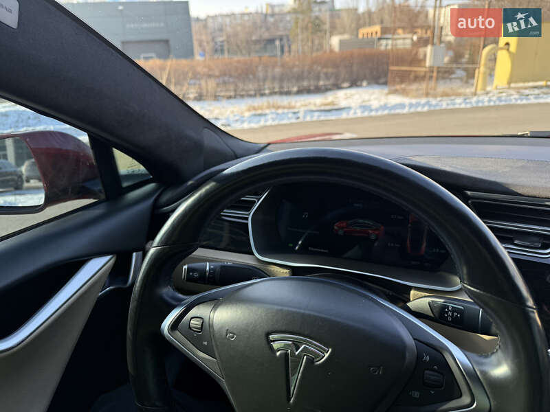 Лифтбек Tesla Model S 2016 в Днепре