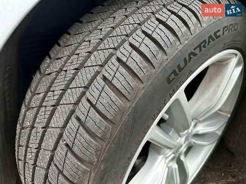 Ліфтбек Tesla Model S 2015 в Рівному