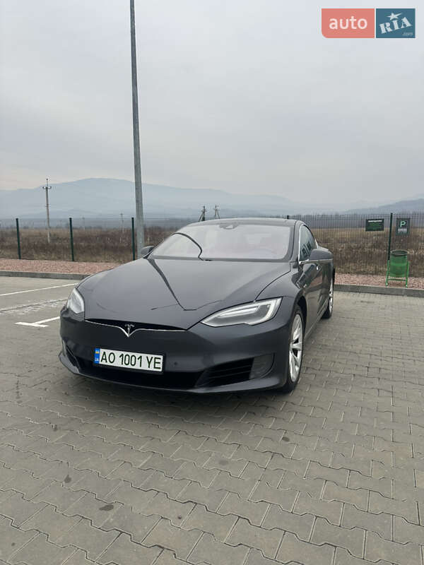 Tesla Model S 2016