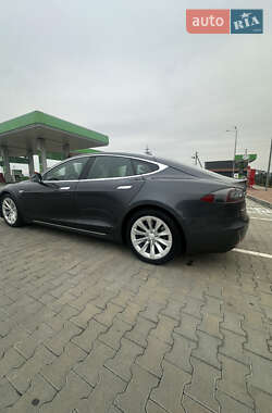 Лифтбек Tesla Model S 2016 в 