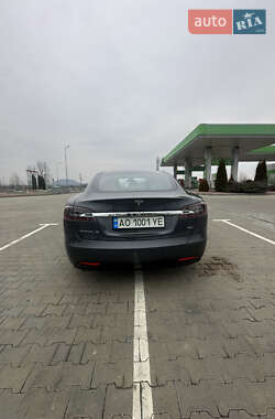 Лифтбек Tesla Model S 2016 в 
