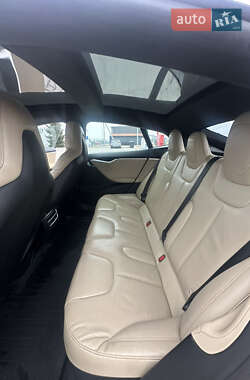 Лифтбек Tesla Model S 2016 в 