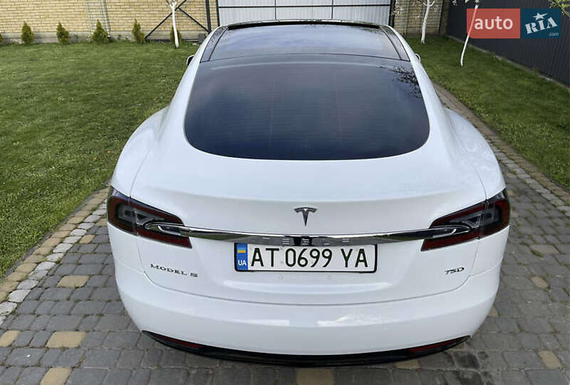 Ліфтбек Tesla Model S 2016 в Львові фото 6 Ліфтбек Tesla Model S 2016 в Львові