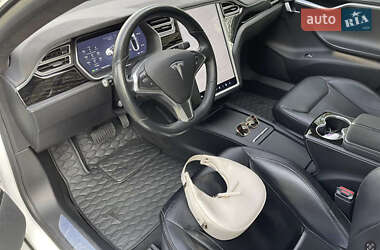 Лифтбек Tesla Model S 2016 в Львове