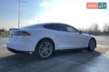 Лифтбек Tesla Model S 2015 в Луцке