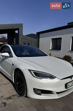 Ліфтбек Tesla Model S 2017 в 