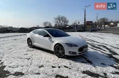 Ліфтбек Tesla Model S 2015 в Дніпрі