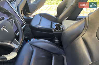 Лифтбек Tesla Model S 2016 в 