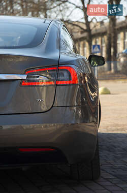 Ліфтбек Tesla Model S 2016 в 