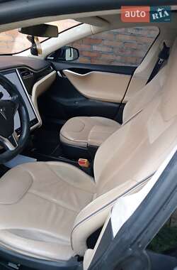 Лифтбек Tesla Model S 2013 в 