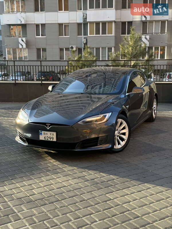 Лифтбек Tesla Model S 2017 в Одессе