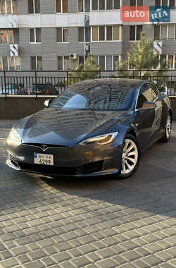 Ліфтбек Tesla Model S 2017 в 
