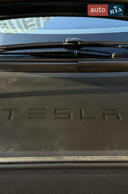 Ліфтбек Tesla Model S 2017 в 