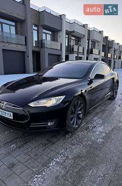 Ліфтбек Tesla Model S 2013 в Ковелі