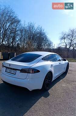 Лифтбек Tesla Model S 2016 в 