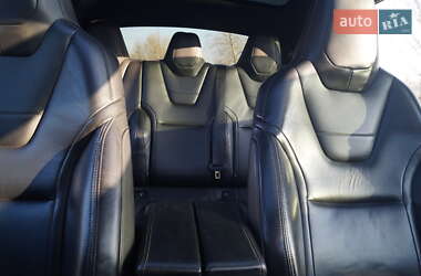 Ліфтбек Tesla Model S 2014 в 
